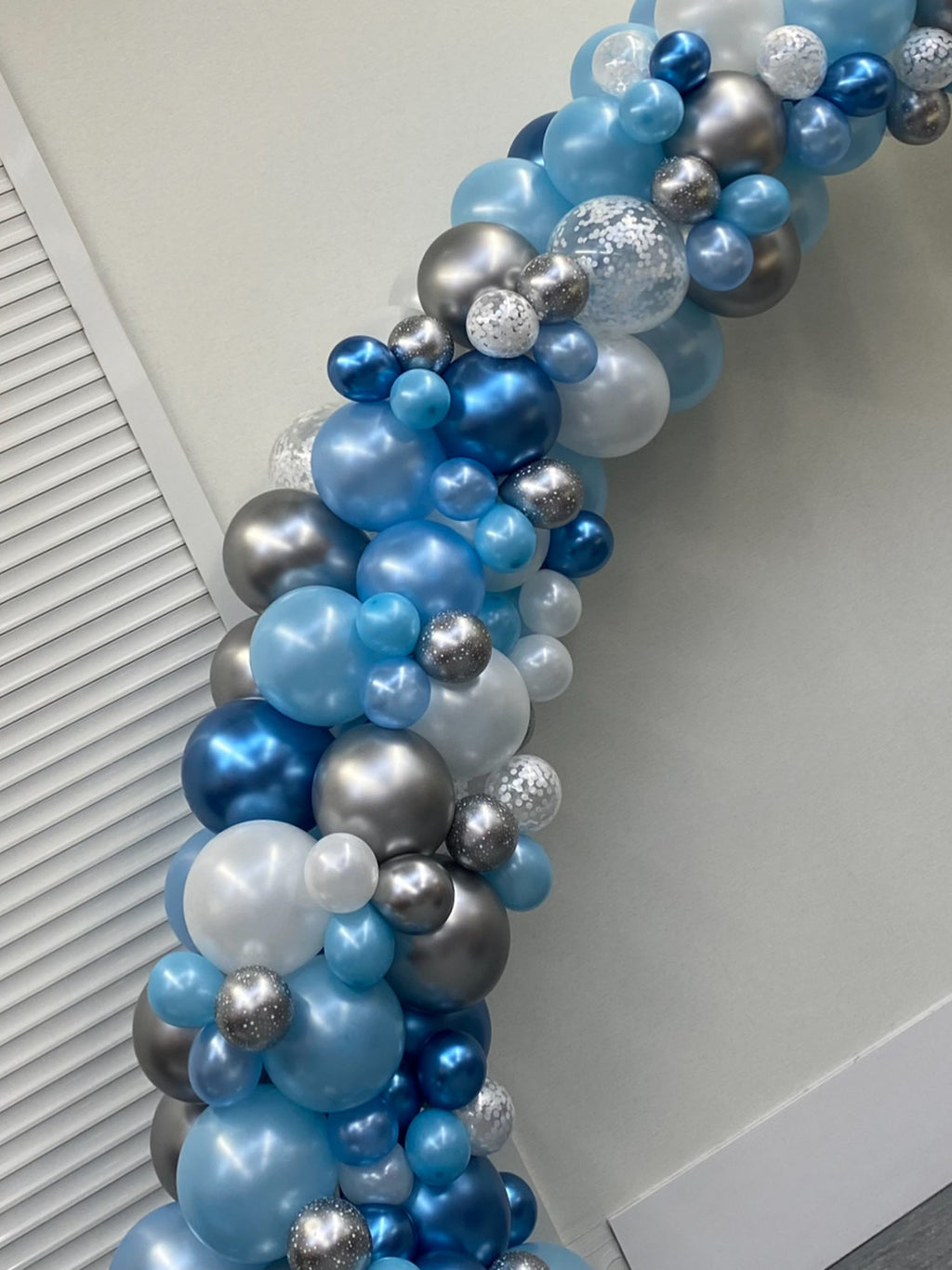 Balloon garland