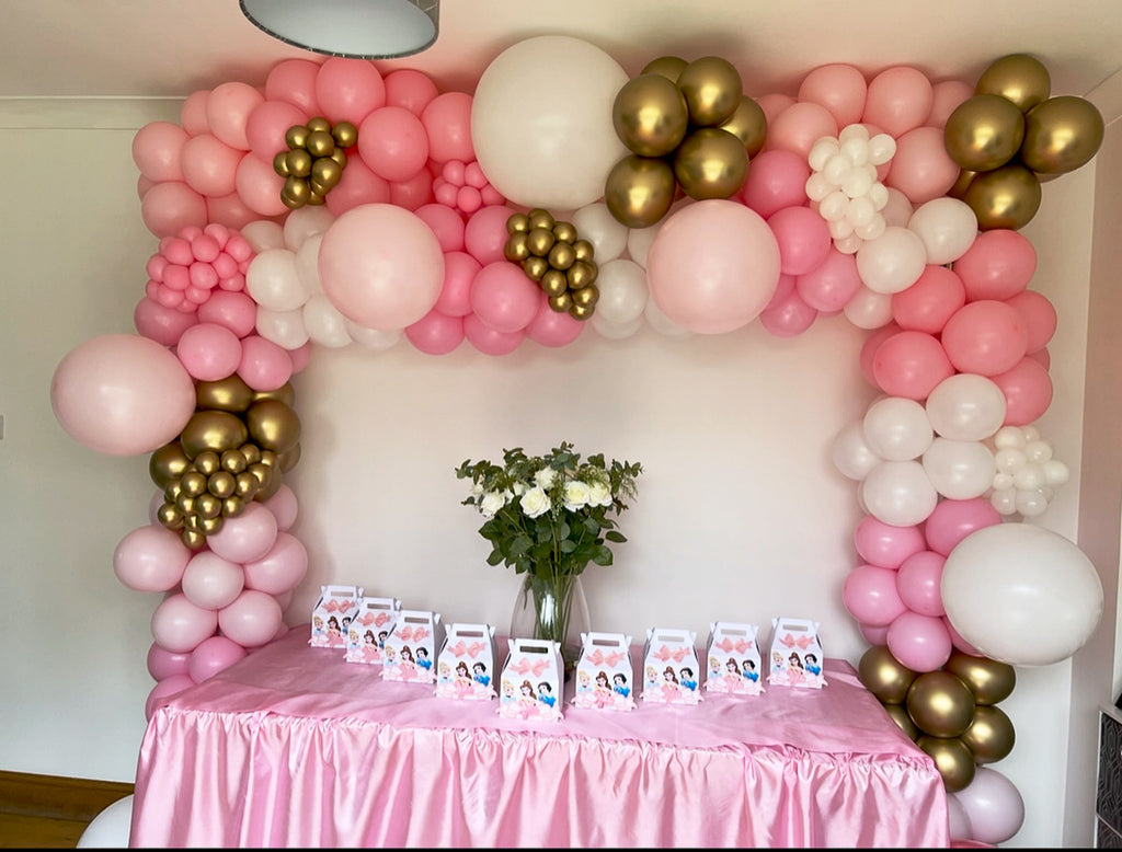 Personalised balloon theme