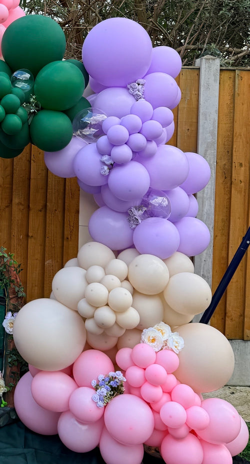 Personalised balloon theme