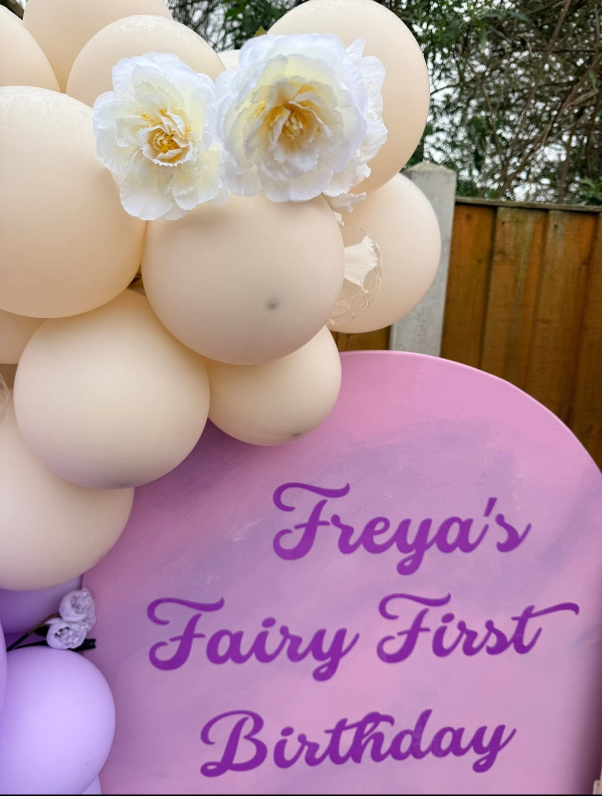Personalised balloon theme