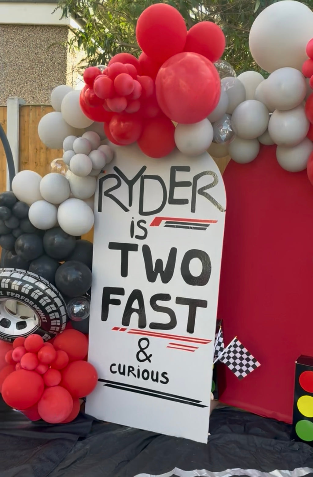 Personalised balloon theme