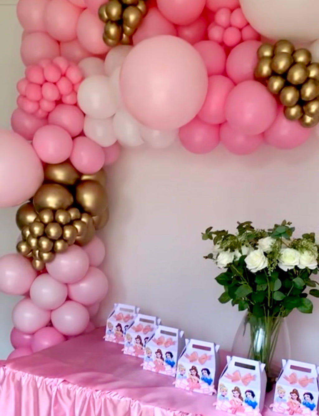 Balloon garland