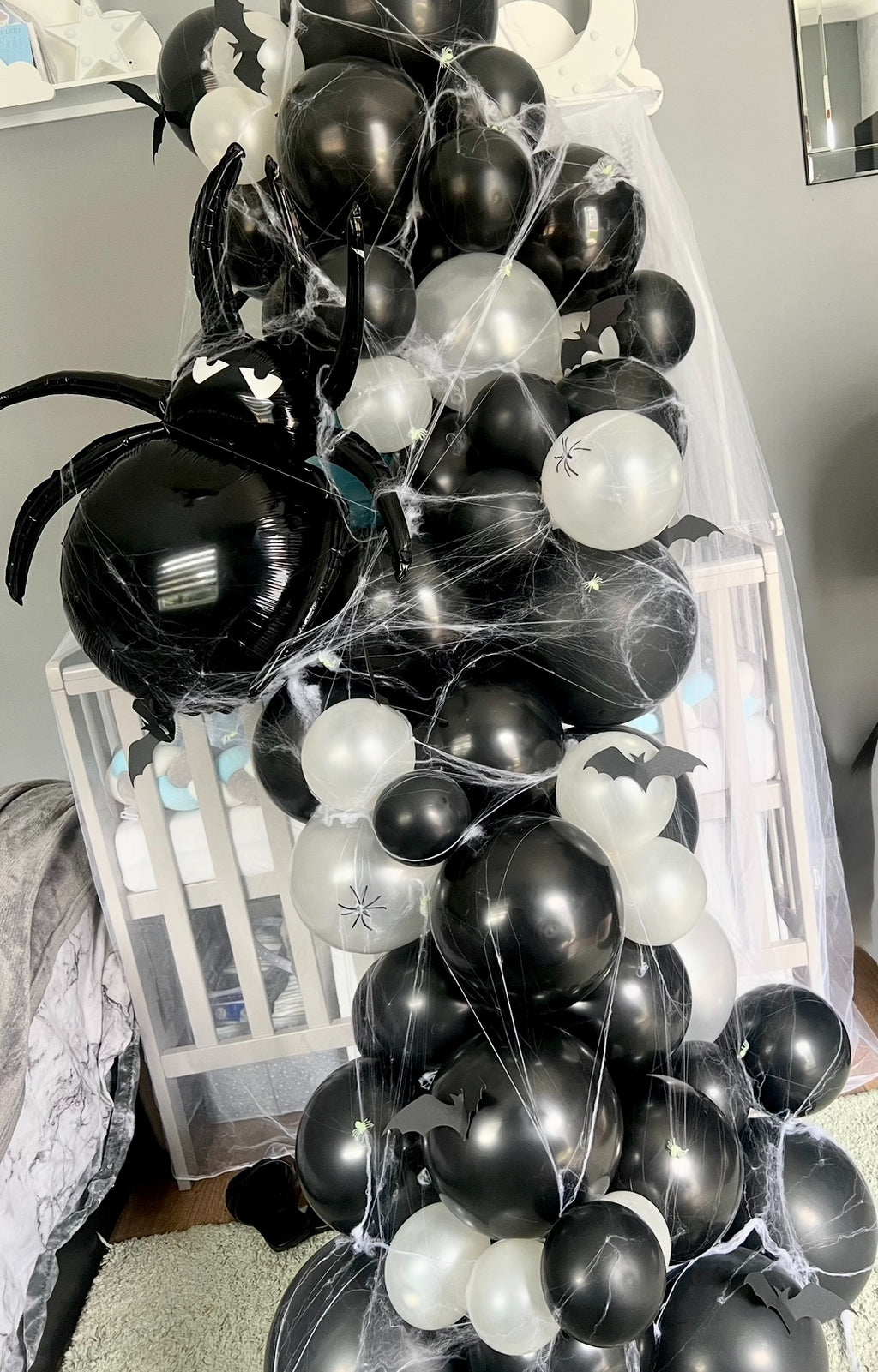 Balloon garland