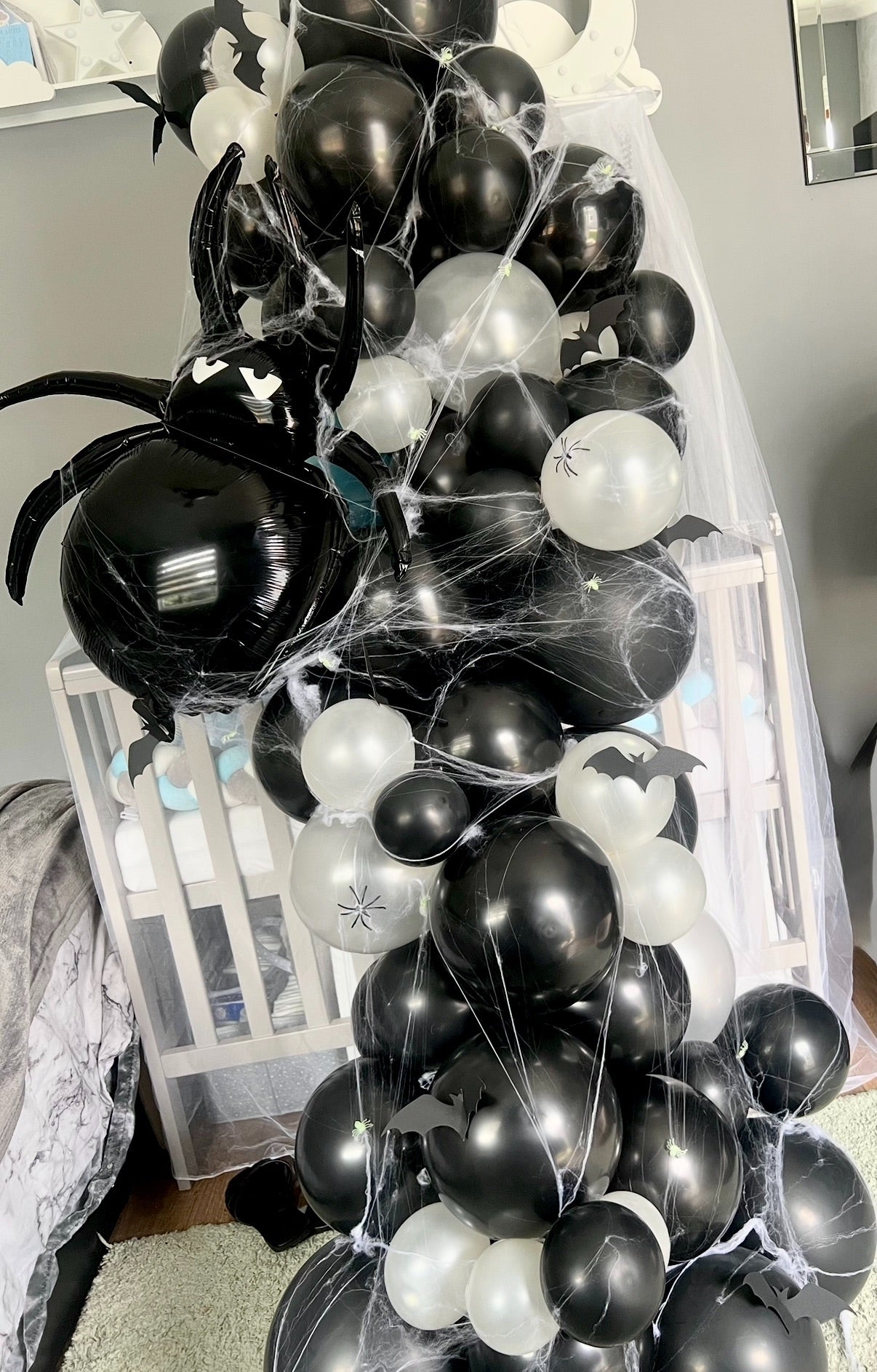 Balloon garland