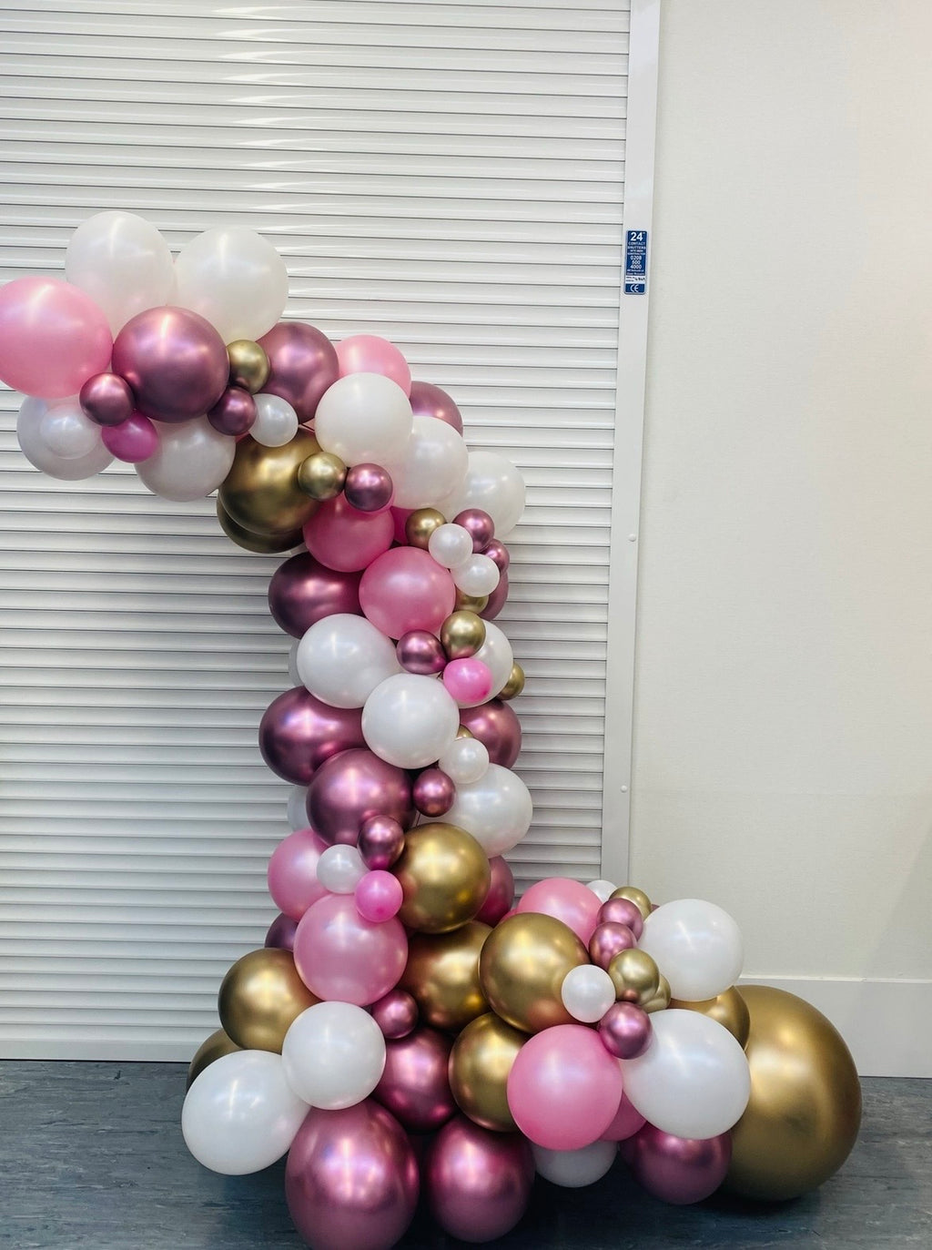 Balloon garland